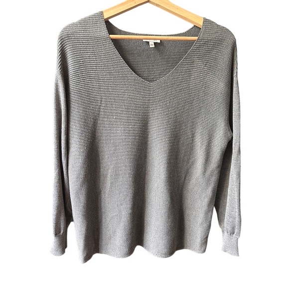 ella moss gray ribbed sweater v neck size medium - Picture 1 of 3